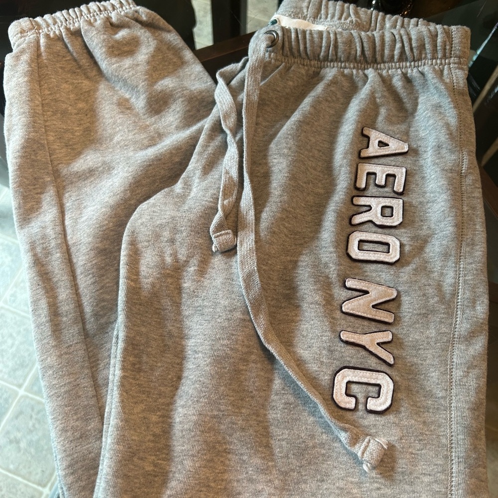 Aeropostale Light Gray Jogger Drawstring Sweatpants, Size Medium